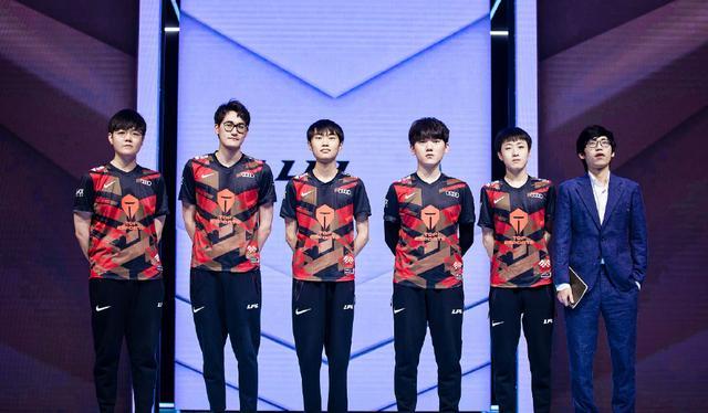 凭借独特的 凭借独特的